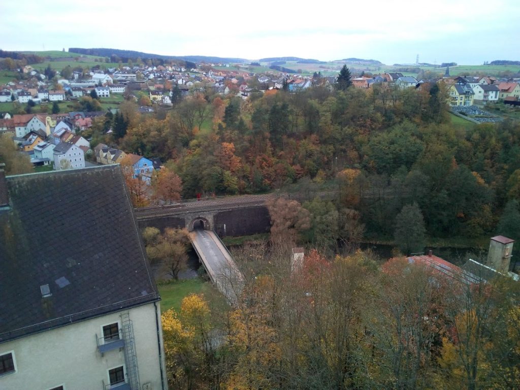 Blick auf Waldnaabbrücke und Windischeschenbach vom Butterfassturm Neuhaus